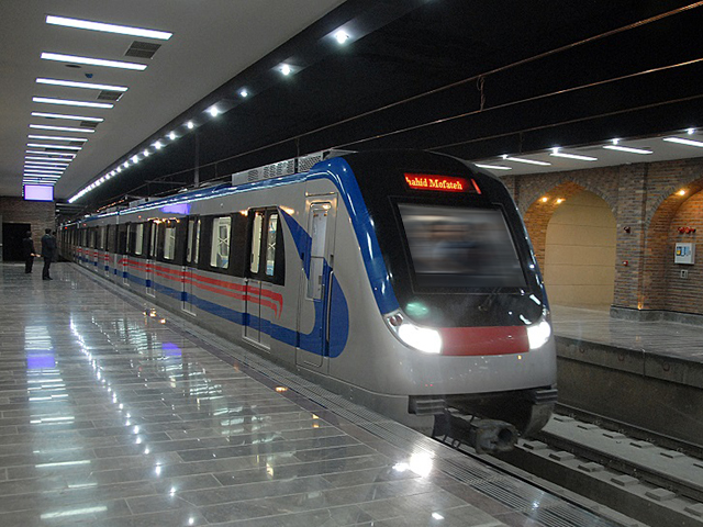 تجهیزات الکتریکی و کنترل فاز یک متروی اصفهان