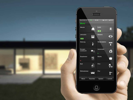 استفاده از تلفن همراه برای مدیریت خانه هوشمند