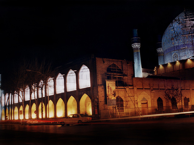 نورپردازی مدرسه چهارباغ اصفهان